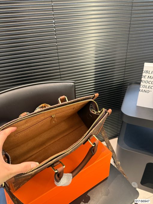 LV tote bag - Image 10