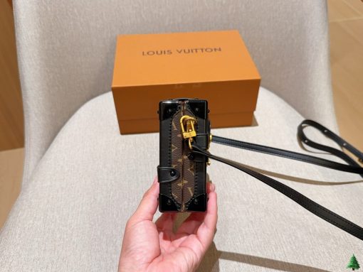 LV hard box bag - Image 6