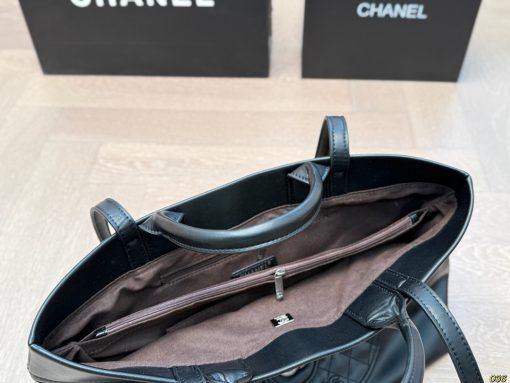 CHANEL tote bag - Image 2