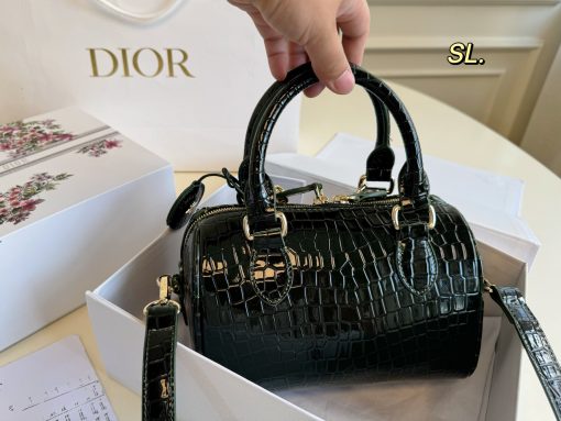 DIOR pillow bag - Image 5